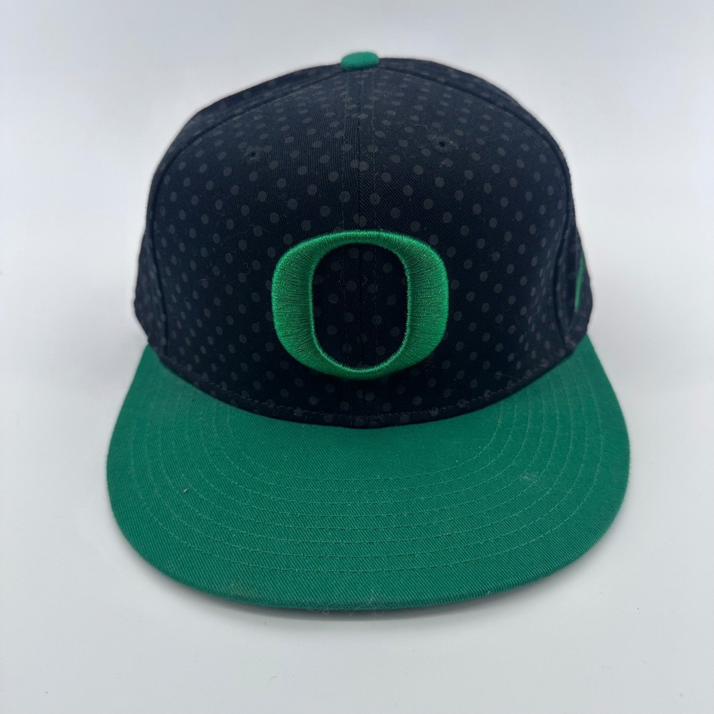 Oregon Ducks Nike Snapback Hat Cap Mens OSFM Green Black Polka Dot Flat Bill